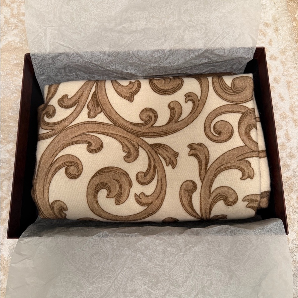 Stefano Ricci Cream and Brown Scroll Throw